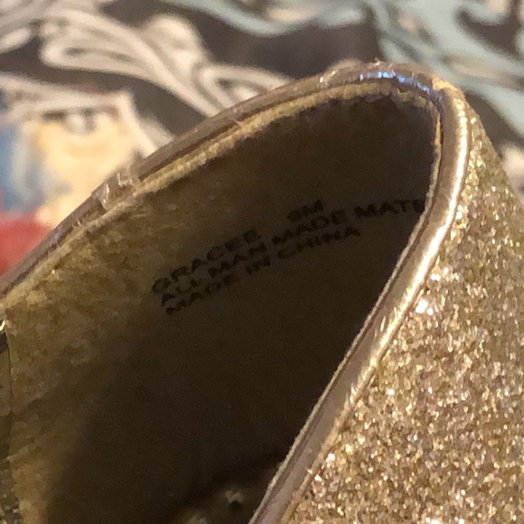 Gorgeous Gold Glitter Heels - Picture 5 of 8